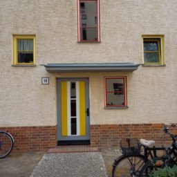 Berlińskie osiedla: płaskie dachy i kolory