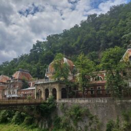 Baile Herculane – wody termalne grzeją tak samo bogatych, jak i tych mniej majętnych